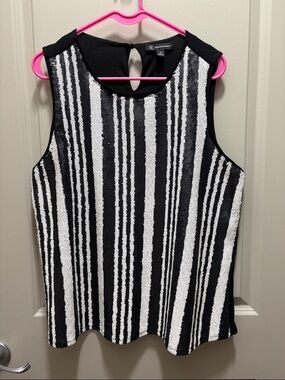 CLOSET CLEAN OUT - INC International Concepts Black and White Sequin Shell